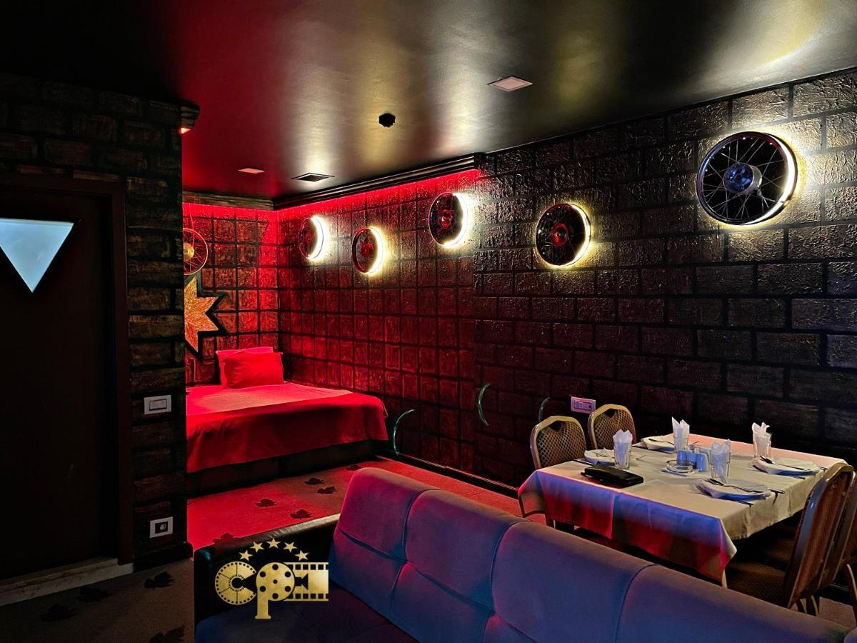 Cinema Plaza Hotel Baku Exterior photo