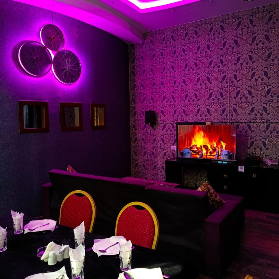 Cinema Plaza Hotel Baku Exterior photo