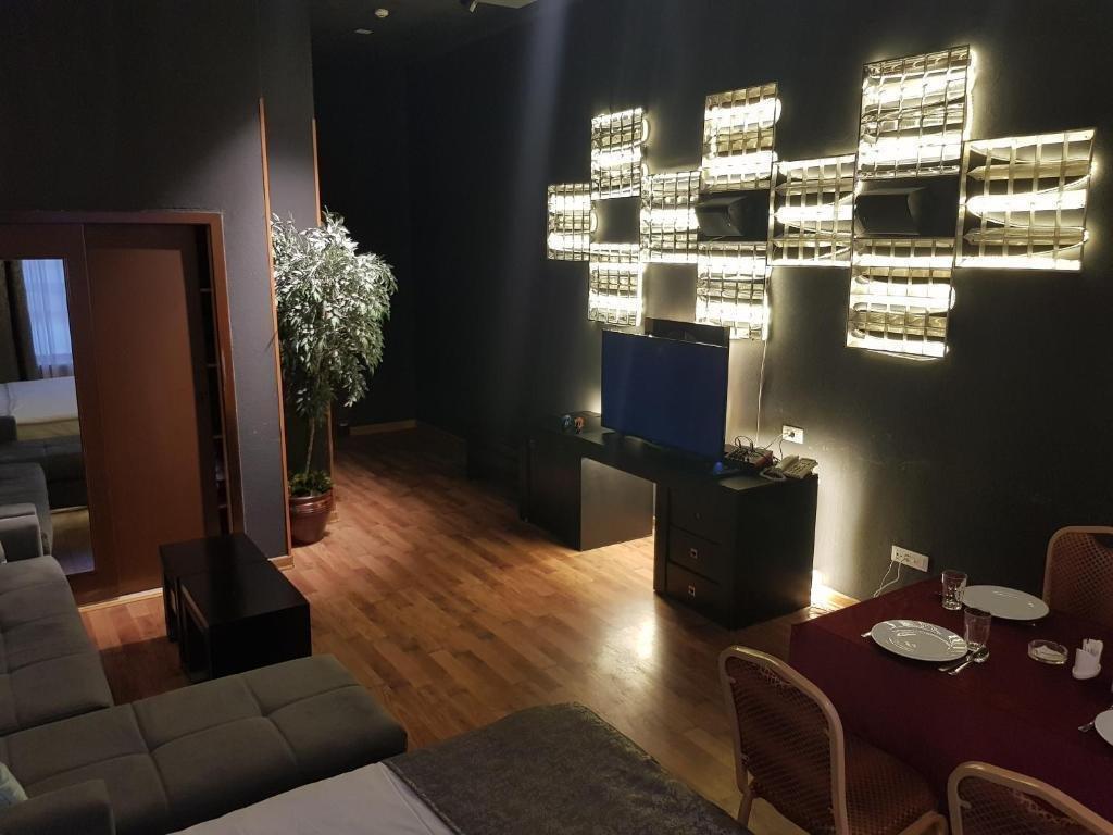 Cinema Plaza Hotel Baku Exterior photo