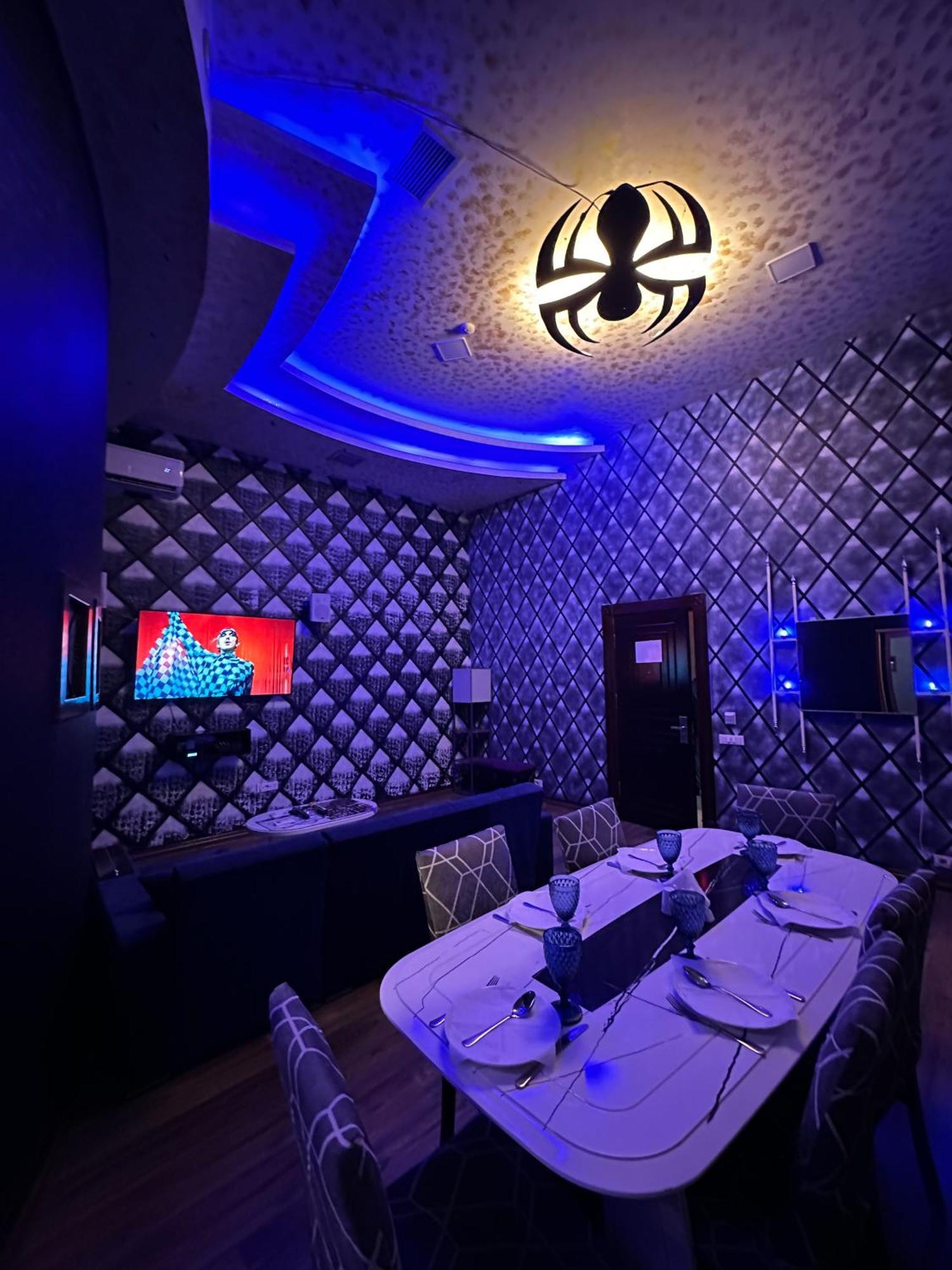 Cinema Plaza Hotel Baku Exterior photo