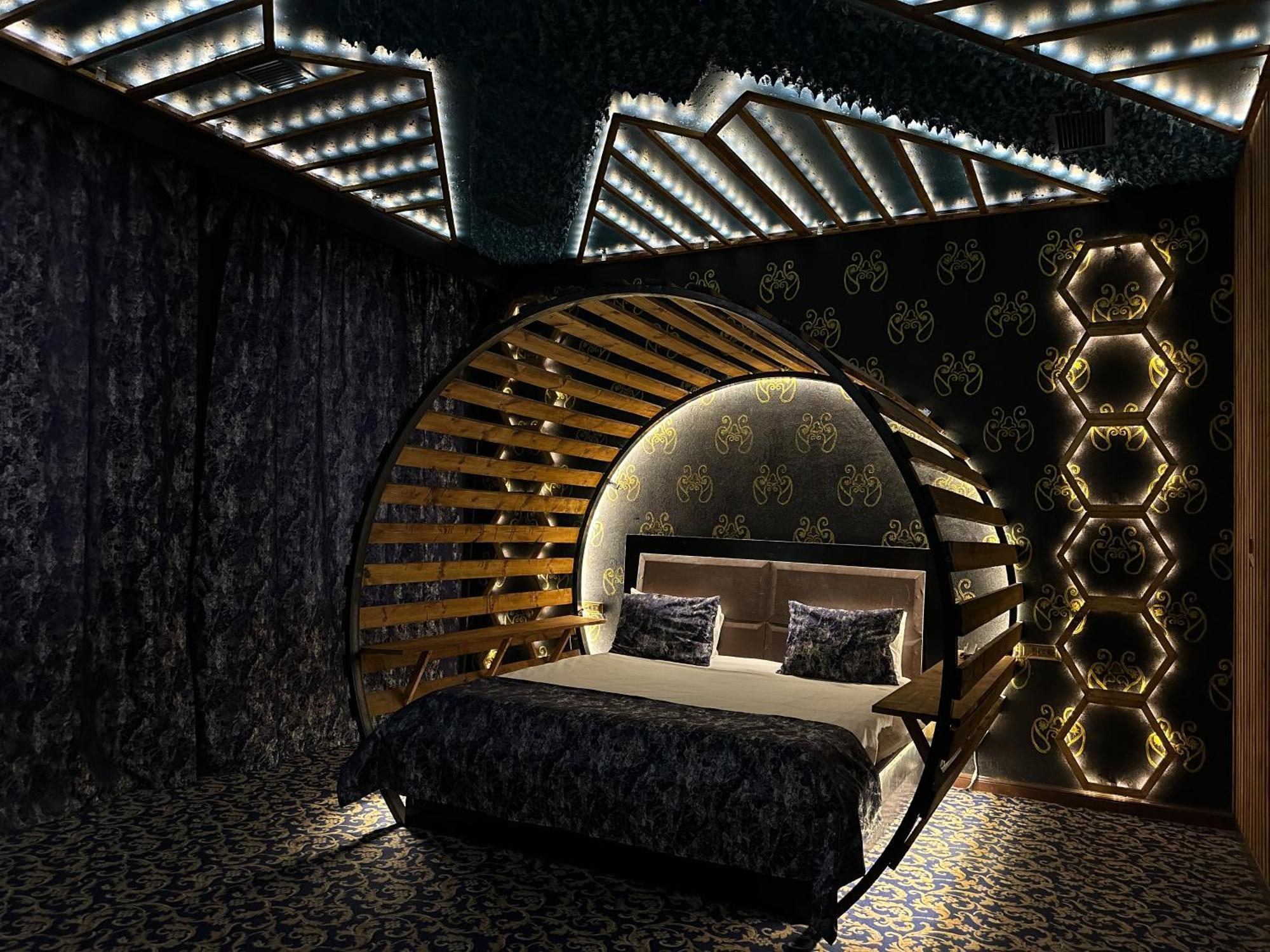 Cinema Plaza Hotel Baku Exterior photo