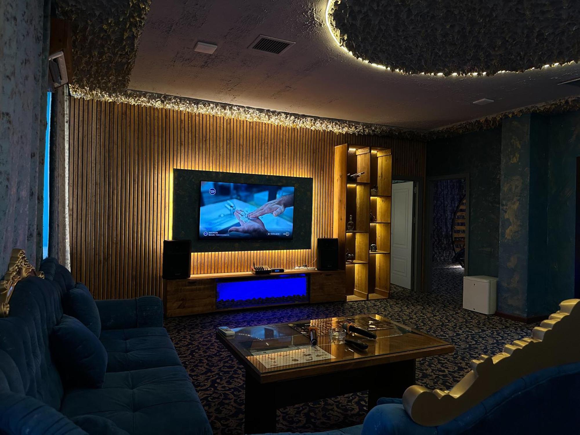 Cinema Plaza Hotel Baku Exterior photo