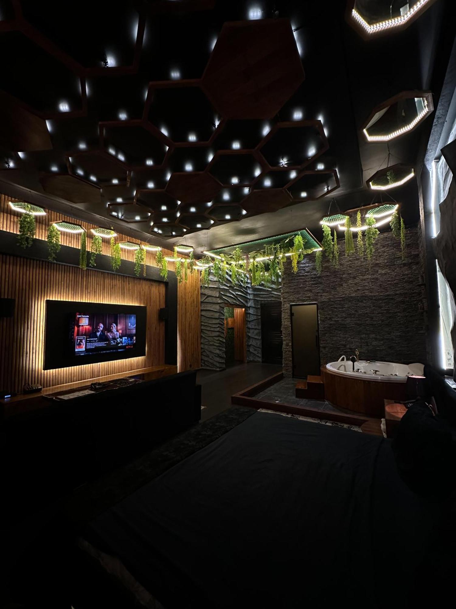 Cinema Plaza Hotel Baku Exterior photo